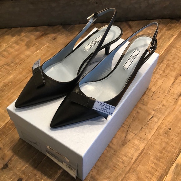prada logo bow pointy toe pump